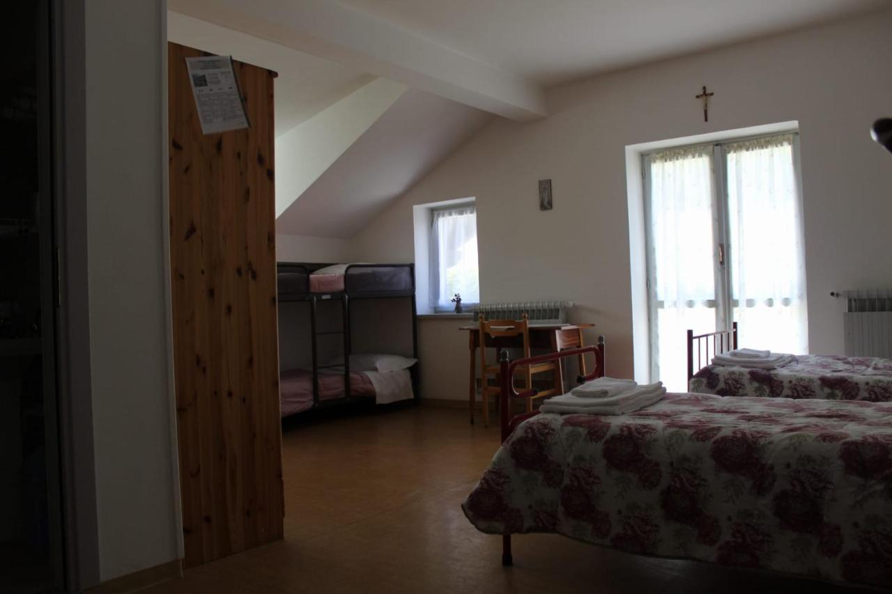Готель Casa Per Ferie Beatorosaz Чезана-Торинезе Екстер'єр фото