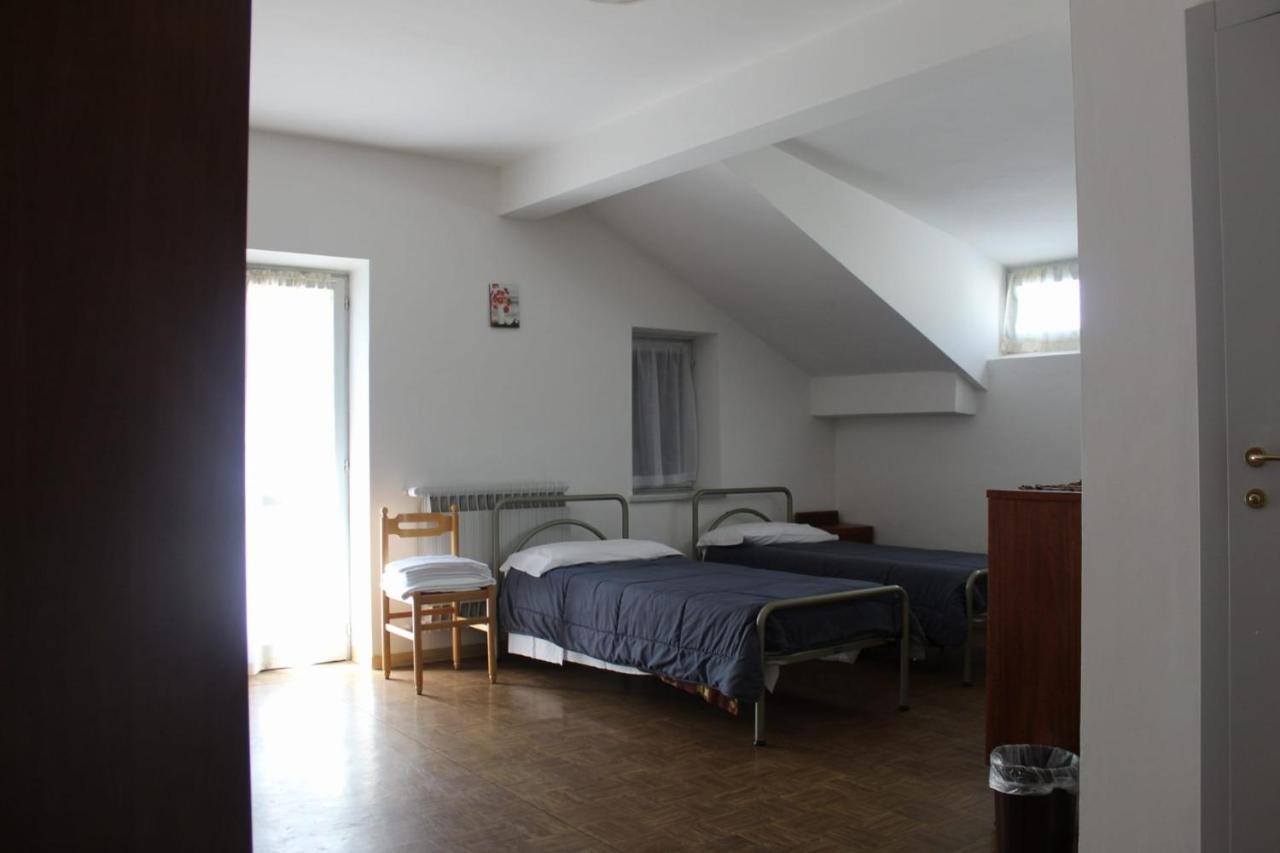 Готель Casa Per Ferie Beatorosaz Чезана-Торинезе Екстер'єр фото