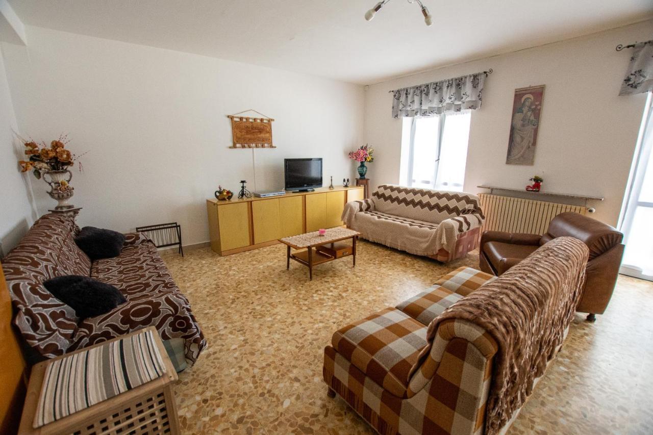 Готель Casa Per Ferie Beatorosaz Чезана-Торинезе Екстер'єр фото